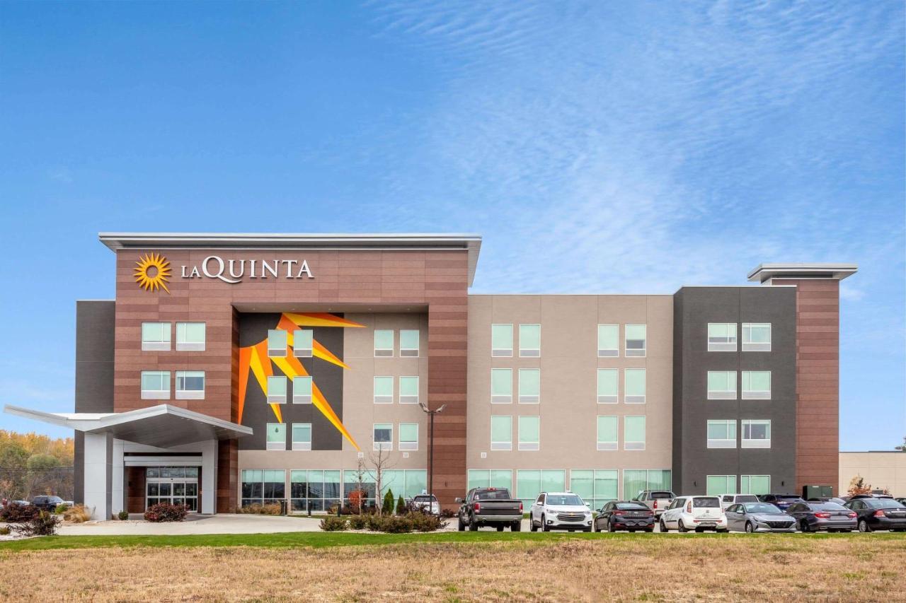 La Quinta Inn & Suites By Wyndham Shorewood المظهر الخارجي الصورة