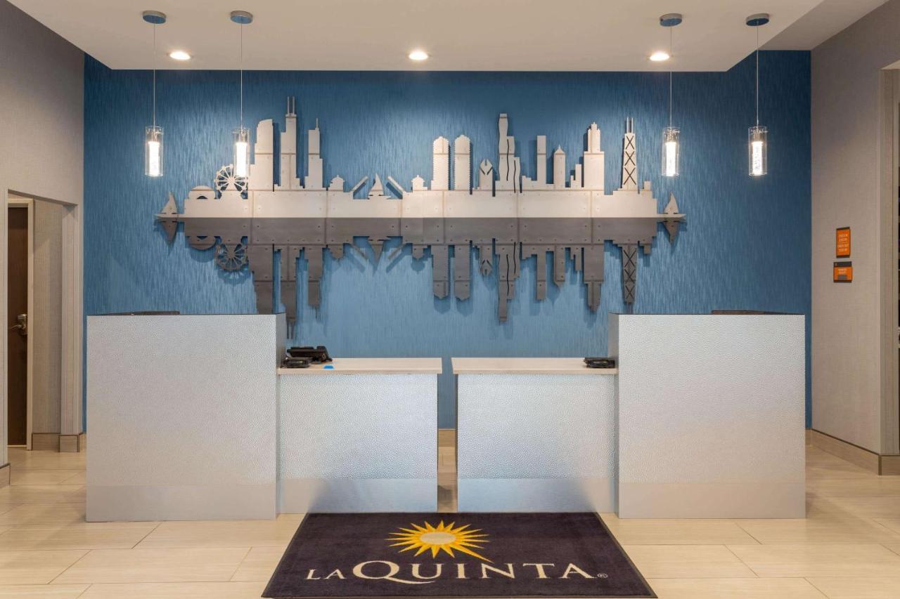 La Quinta Inn & Suites By Wyndham Shorewood المظهر الخارجي الصورة