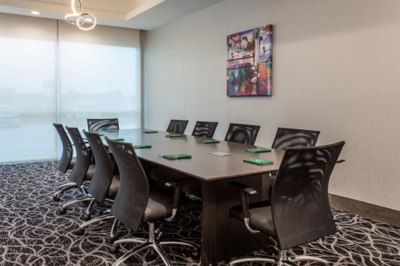La Quinta Inn & Suites By Wyndham Shorewood المظهر الخارجي الصورة